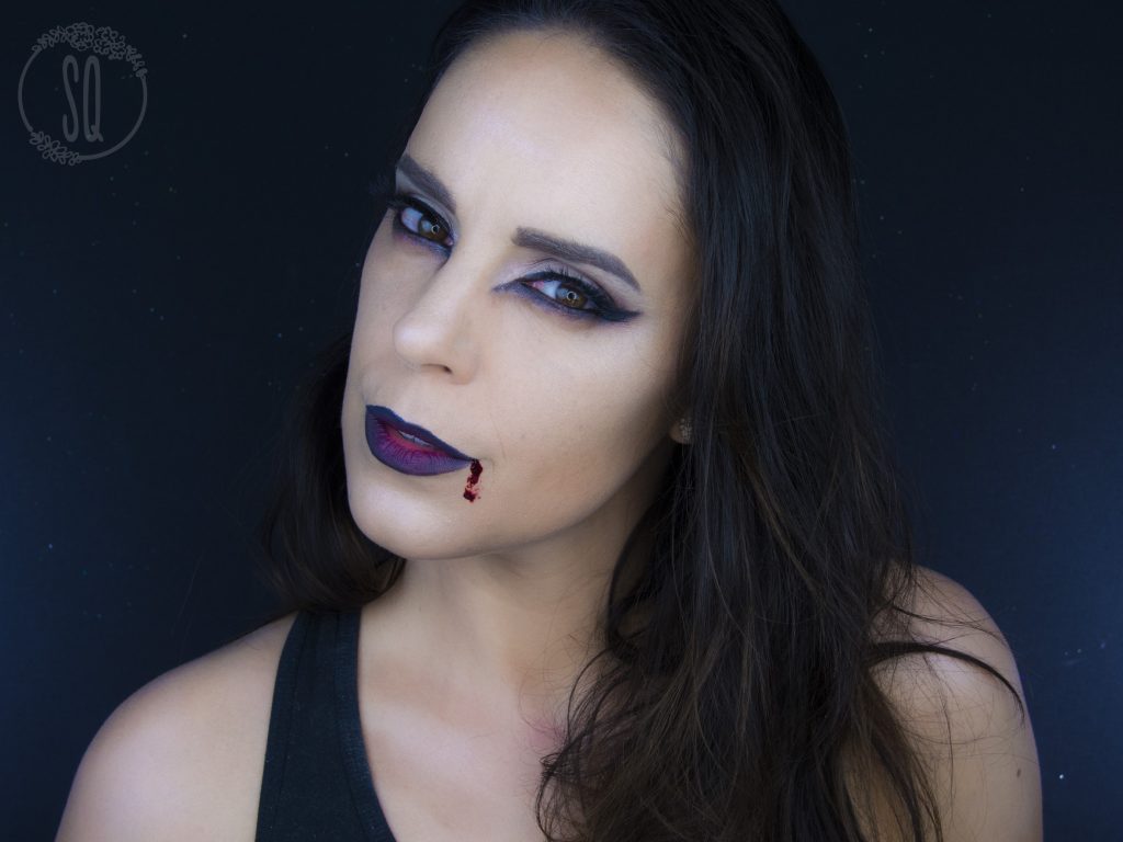 Maquillaje vampira sexy 